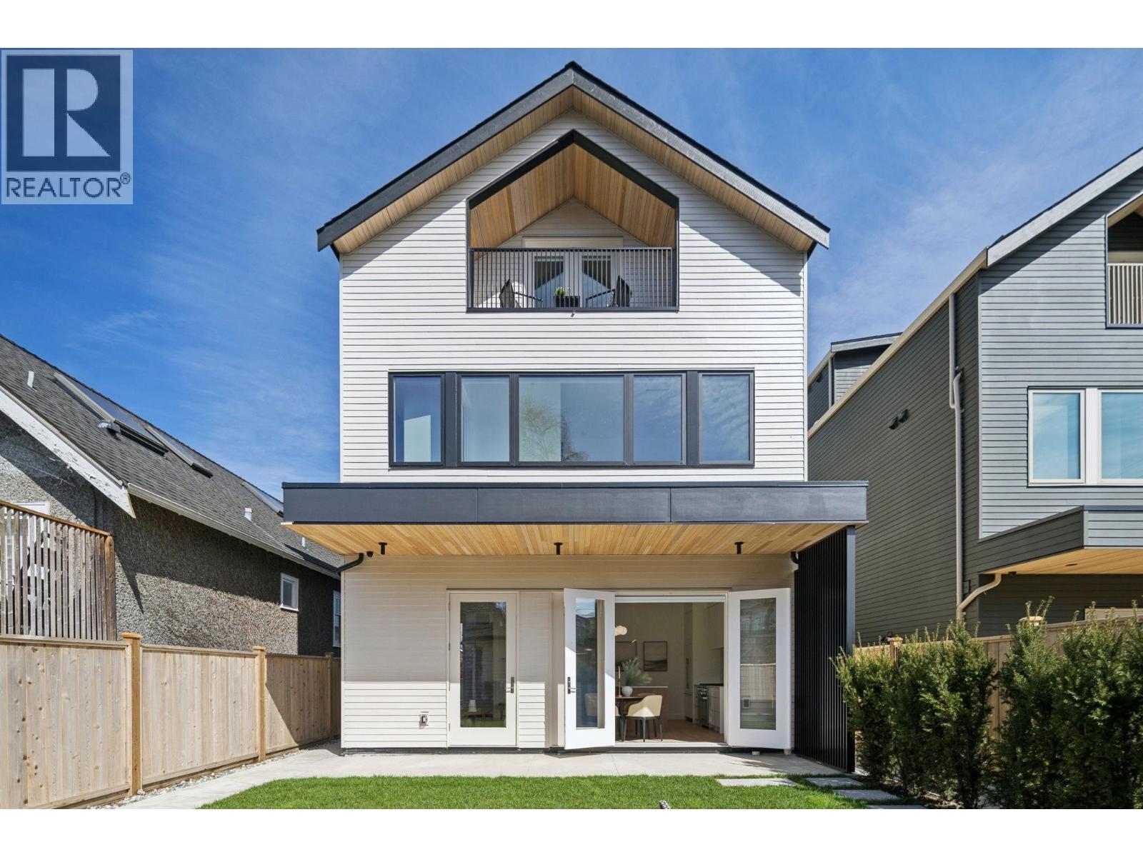 2 3648 W 20TH Avenue, Vancouver