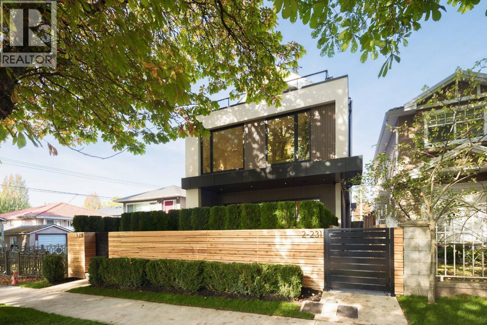 2 231 E 39TH Avenue, Vancouver