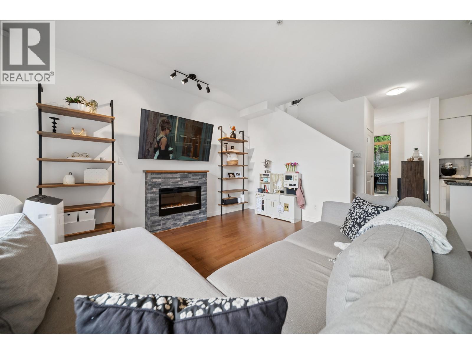 6 4132 Halifax Street, Burnaby
