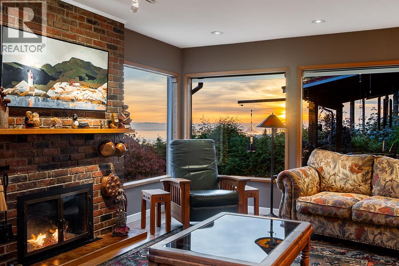 2215 Chairlift Road, West Vancouver