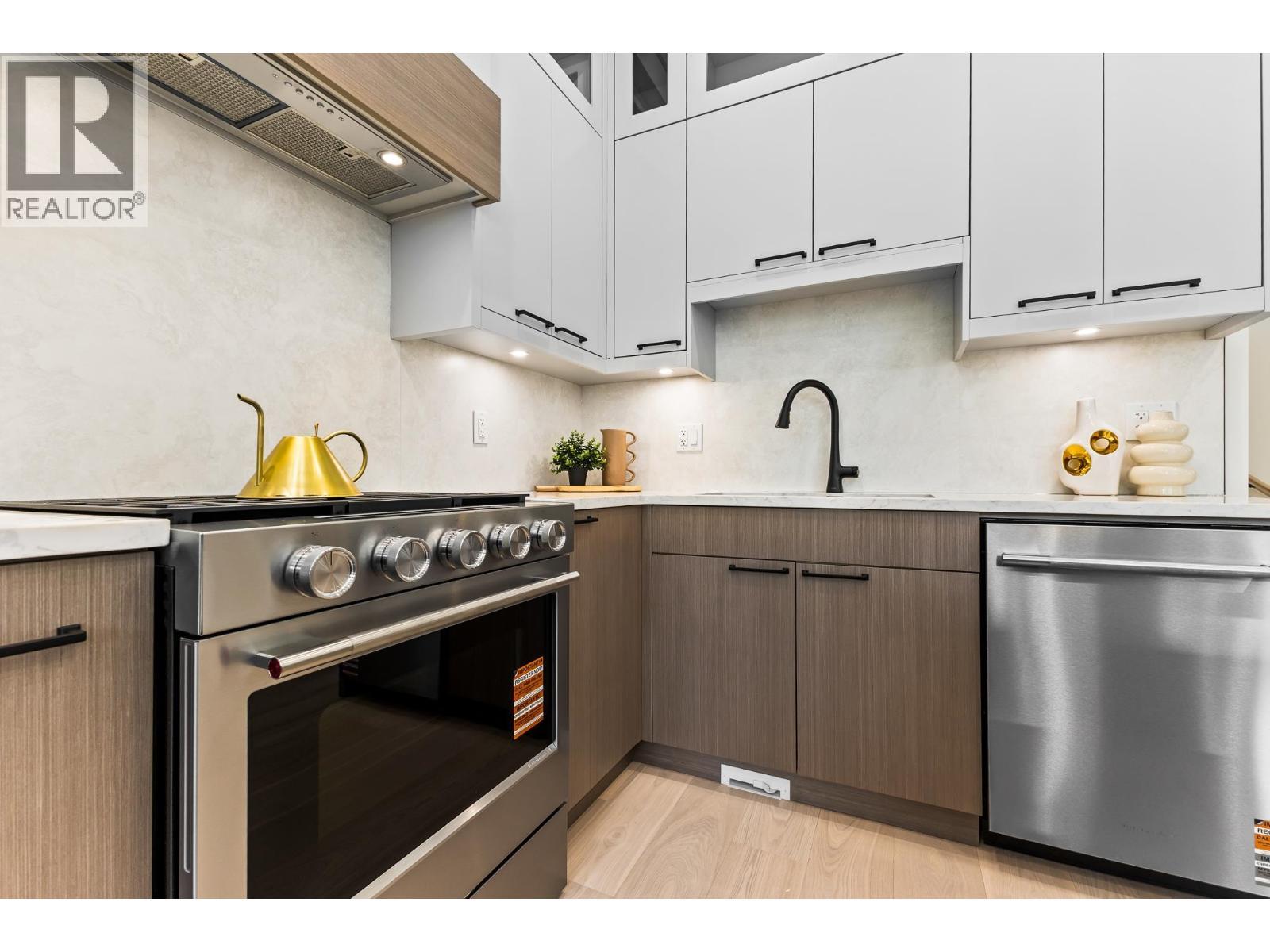 104 1045 Quadling Avenue, Coquitlam