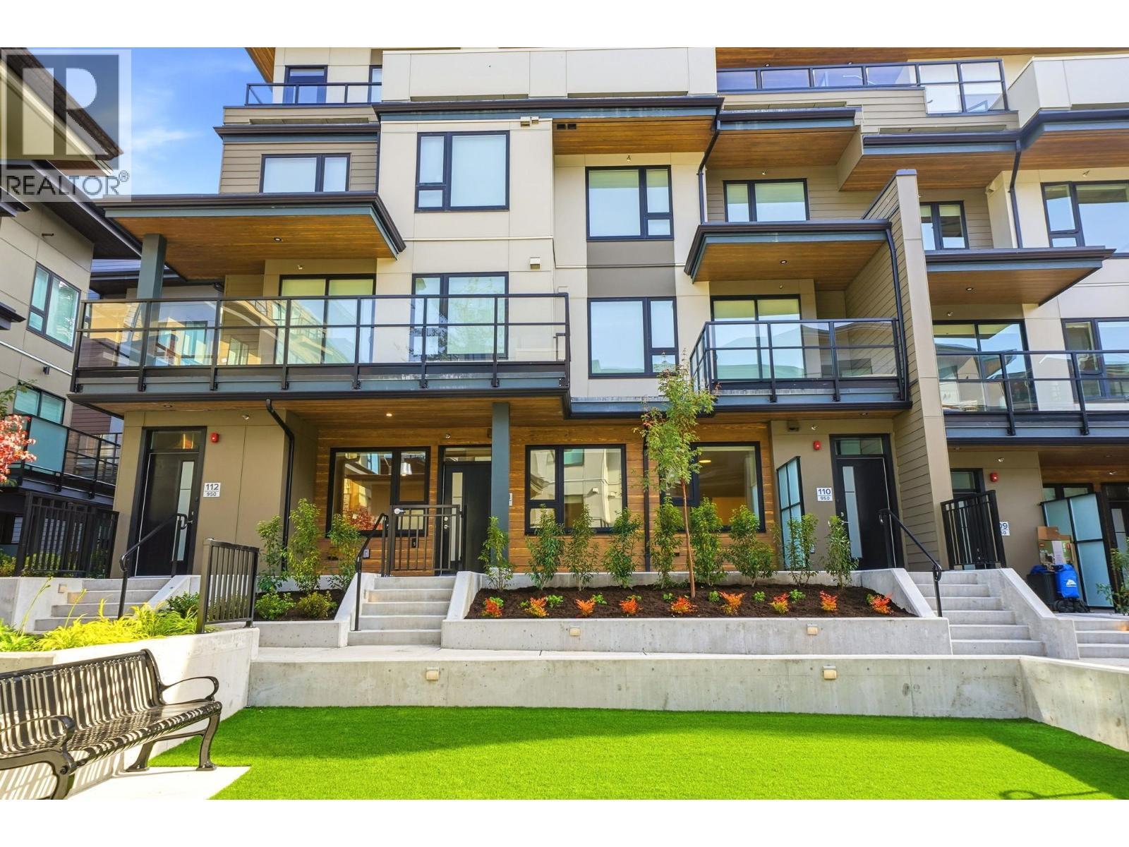 111 950 Lytton Street, North Vancouver