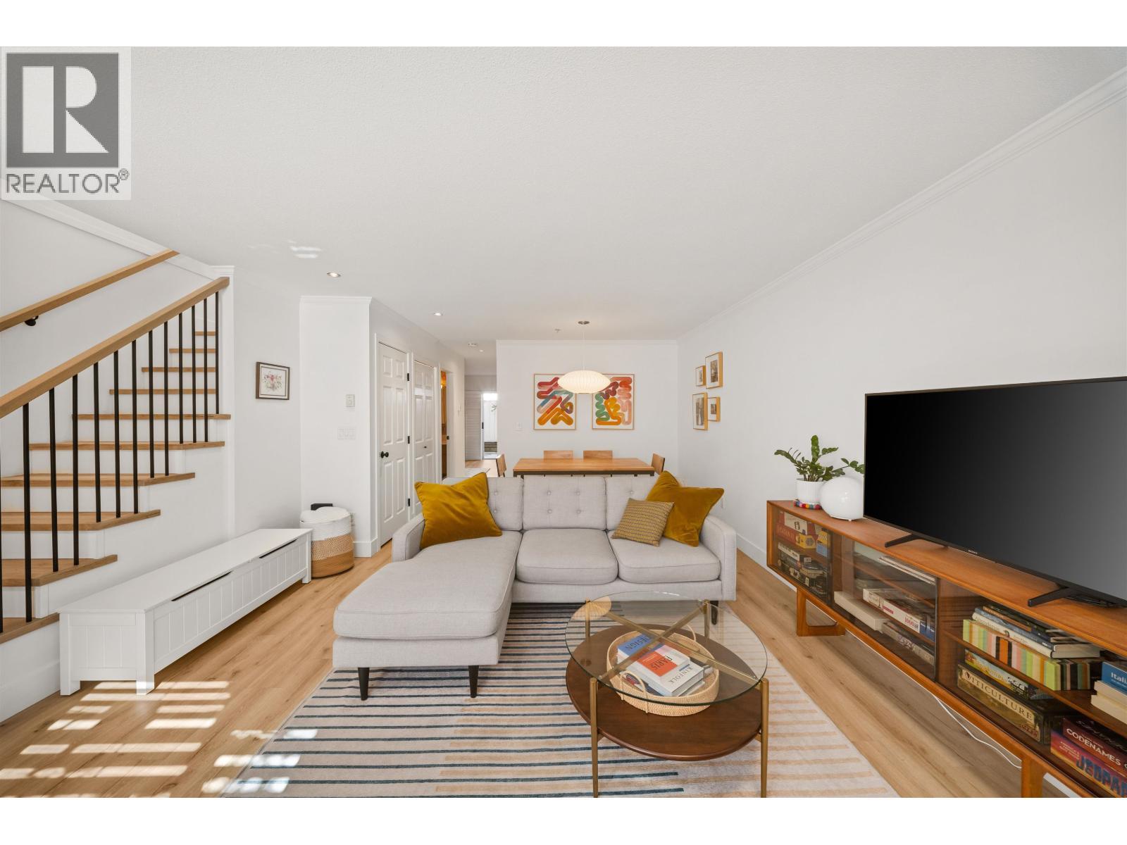 18 222 E 5TH Street, North Vancouver