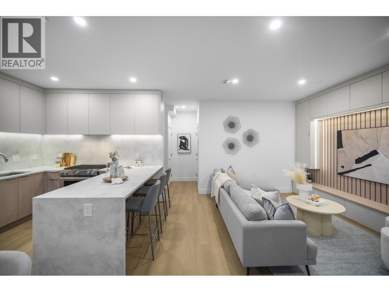 1 3623 Triumph Street, Vancouver