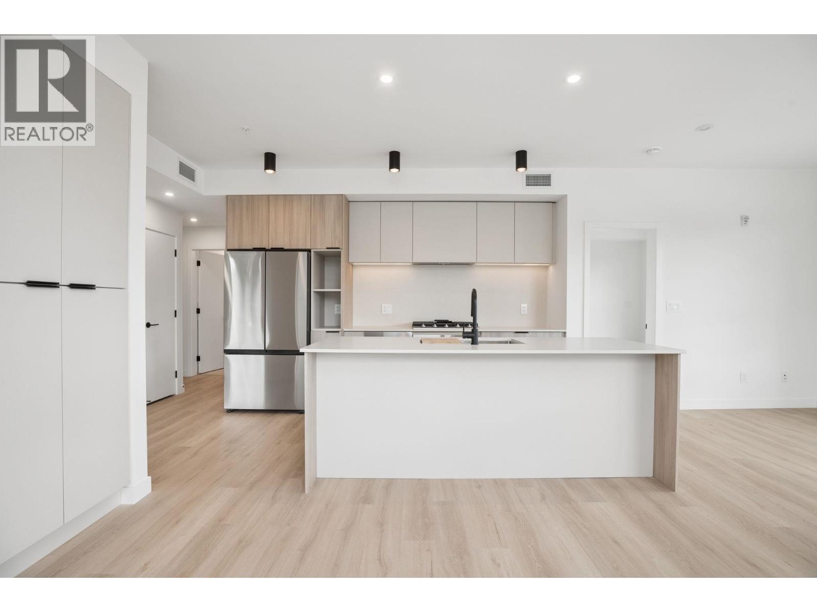 414 623 Kemsley Avenue, Coquitlam