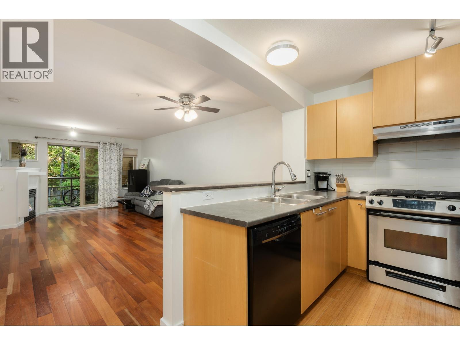 414 9319 University Crescent, Burnaby