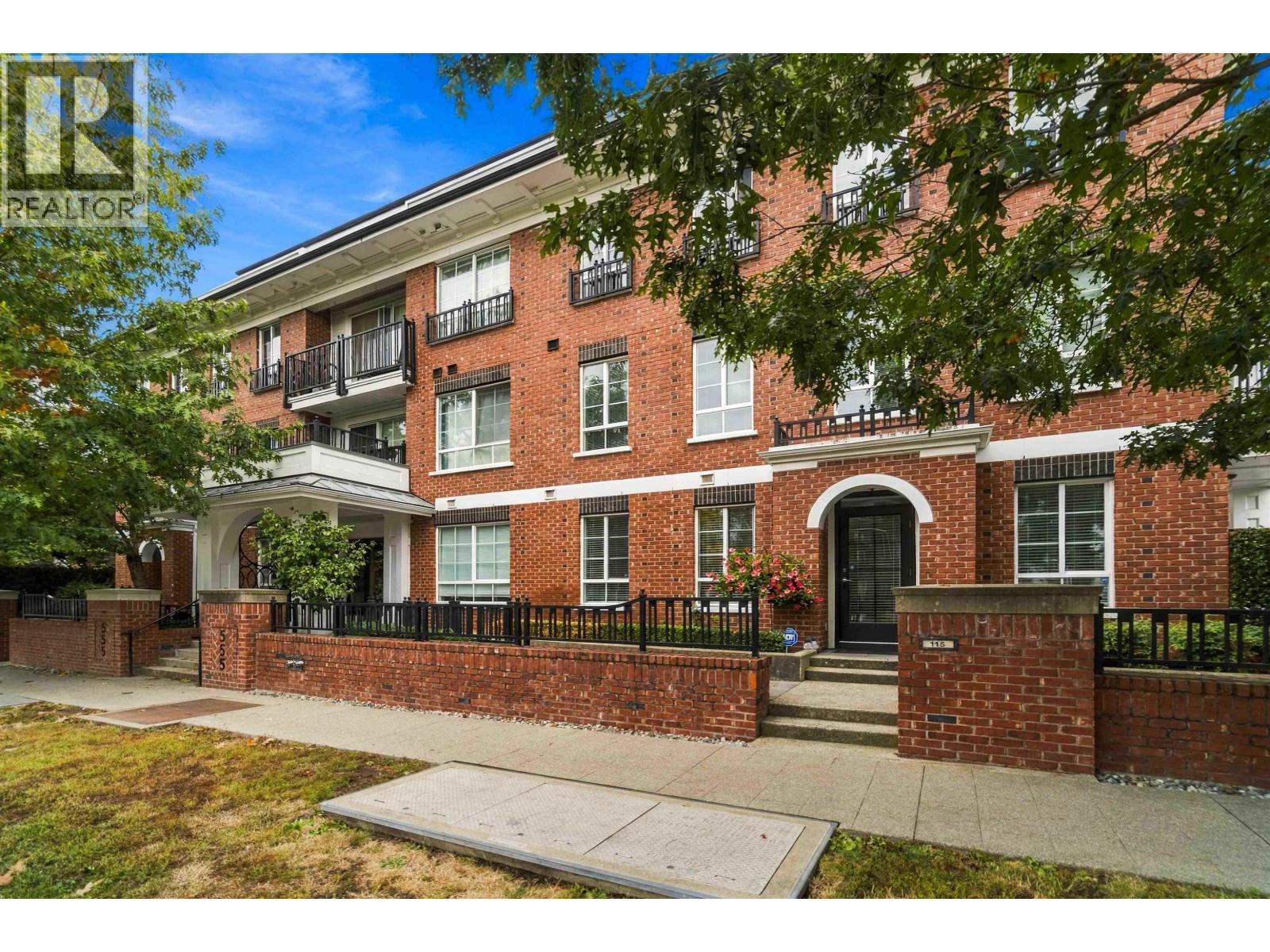 212 555 Foster Avenue, Coquitlam