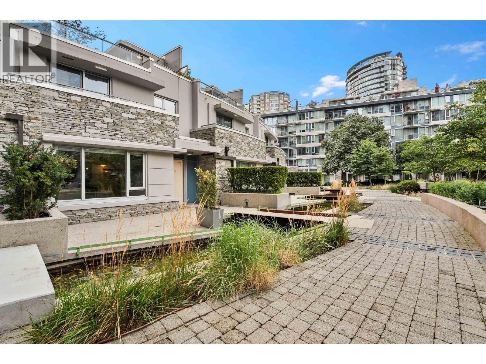 221 188 Keefer Place, Vancouver