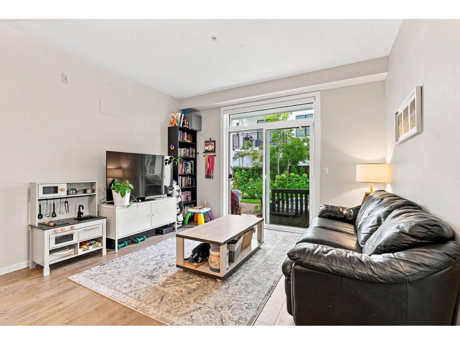 210 3319 148 Street, Surrey