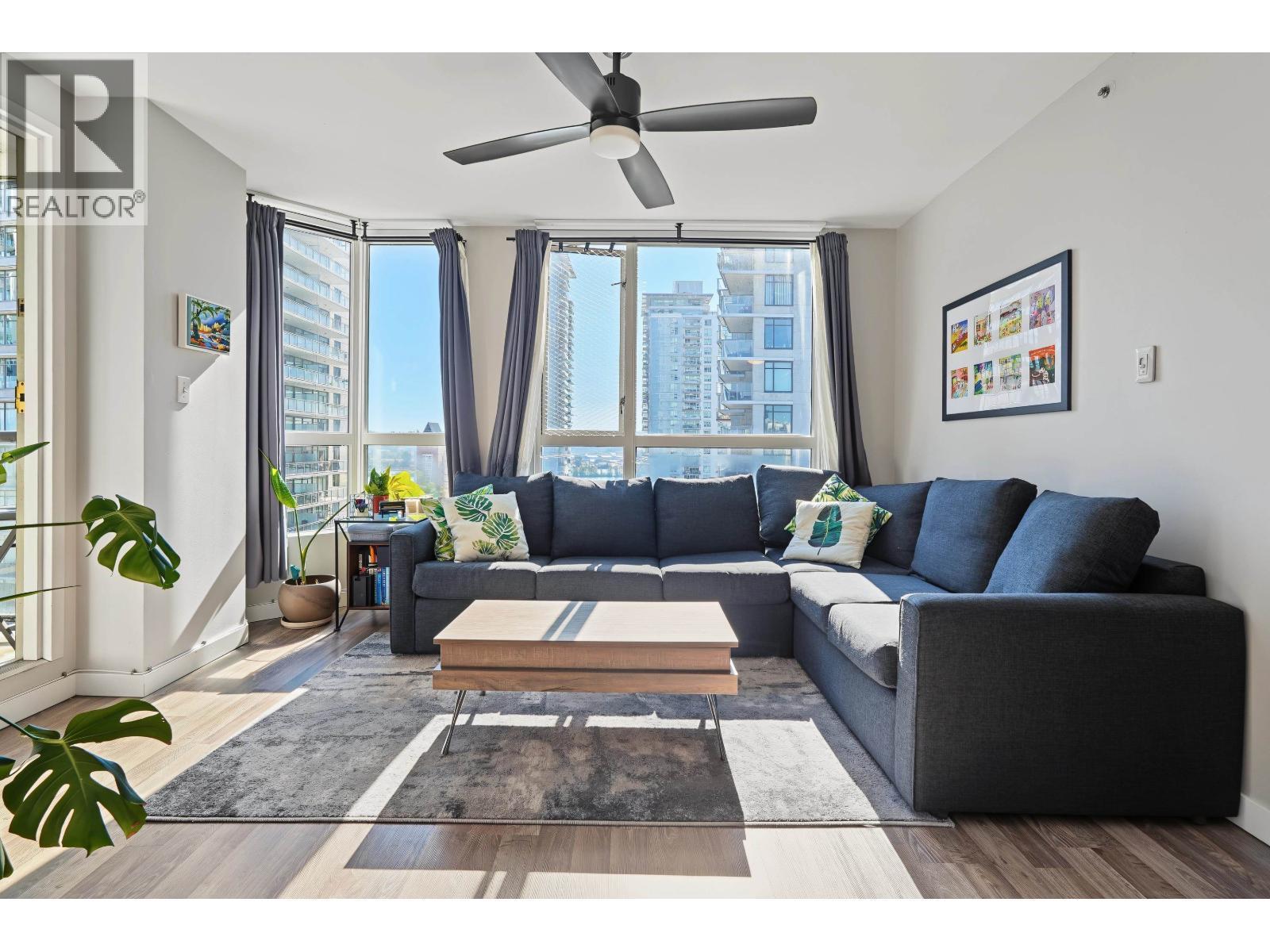 1105 55 Tenth Street, New Westminster