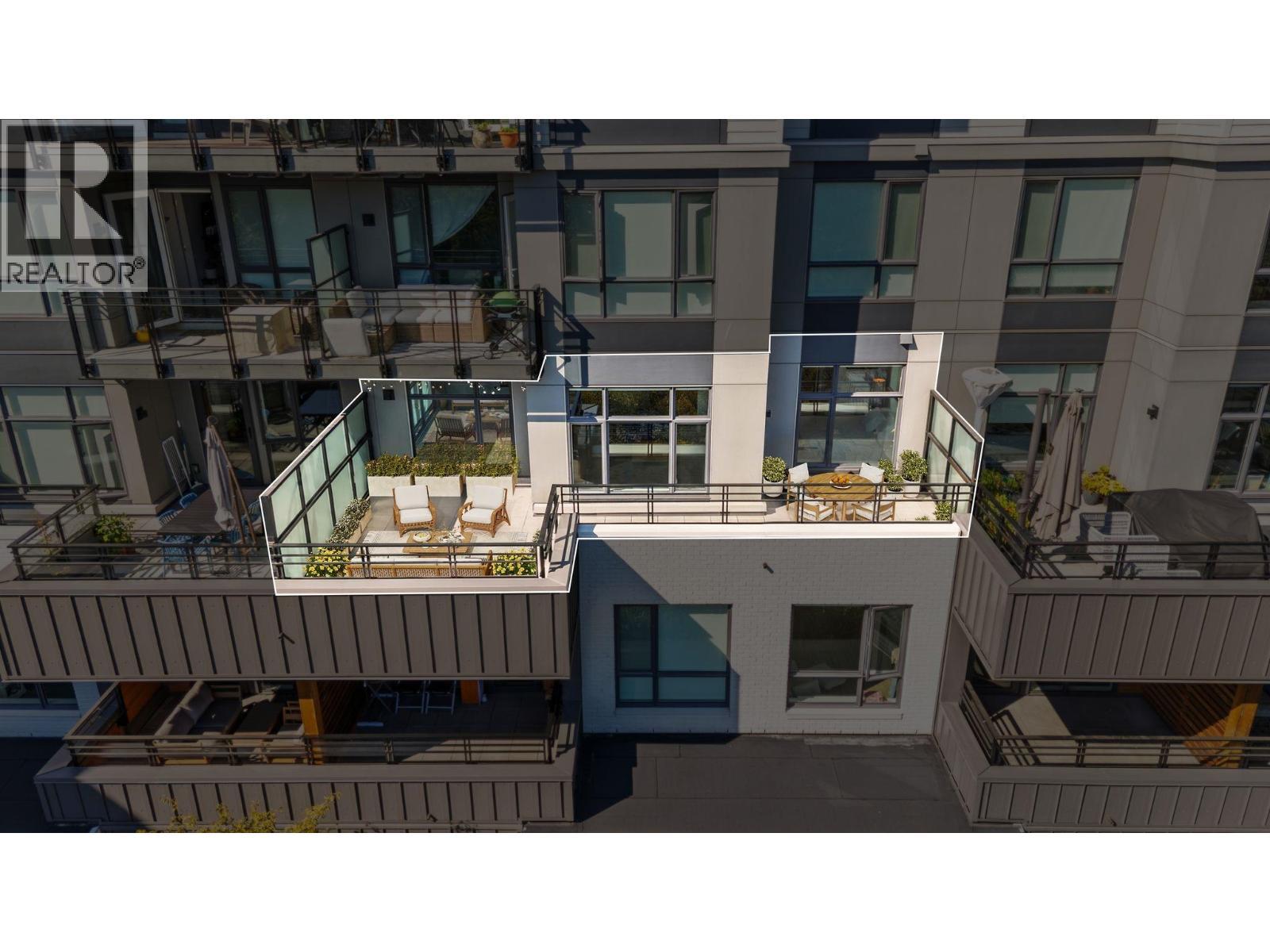 208 707 E 3 Street, North Vancouver