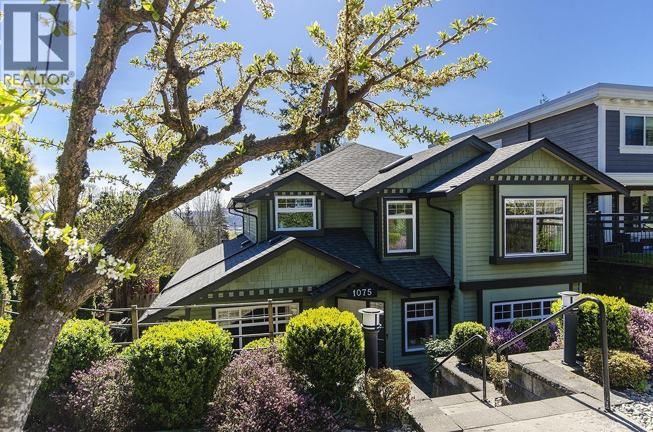 1075 Adderley Street, North Vancouver