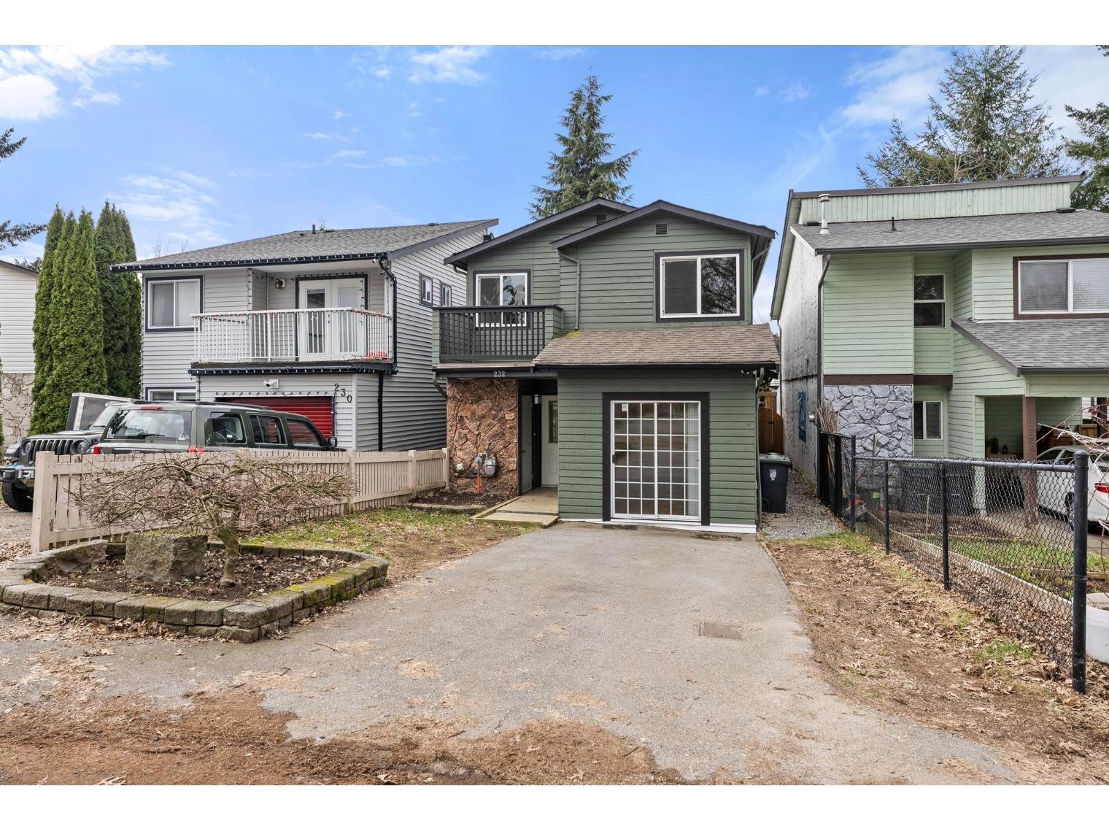 232 Davis Crescent, Langley