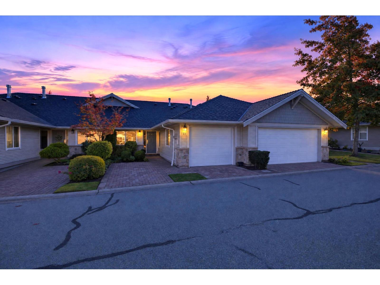 23 17516 4 Avenue, Surrey