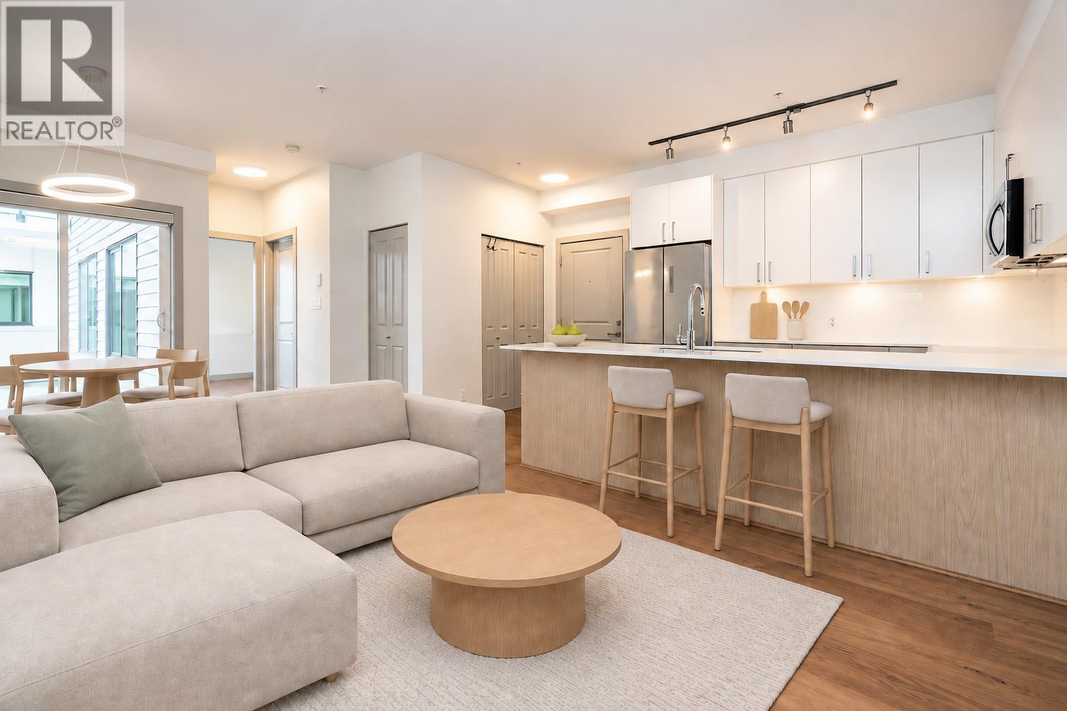 209 6968 Royal Oak Avenue, Burnaby