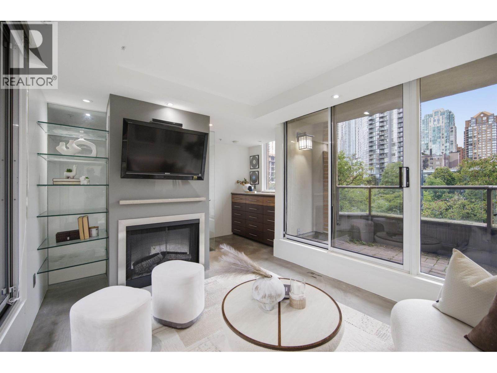 1182 Richards Street, Vancouver