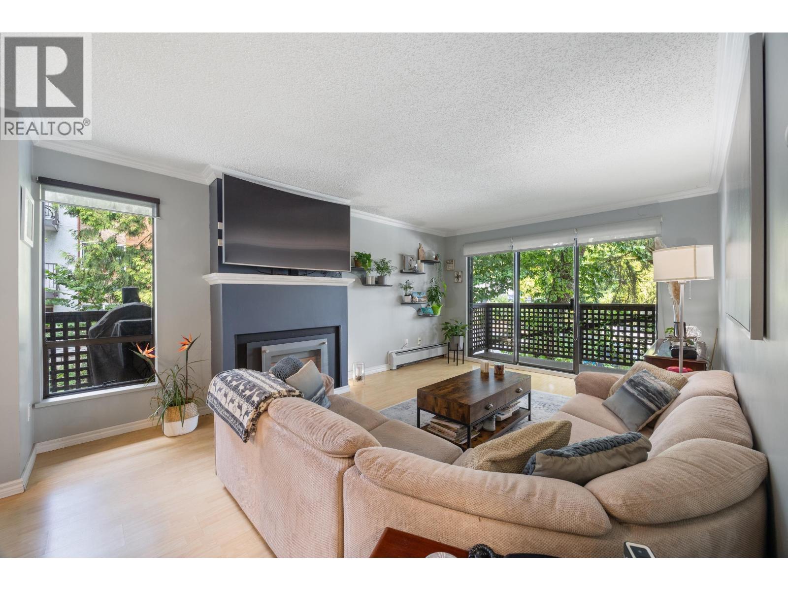 306 110 Seventh Street, New Westminster