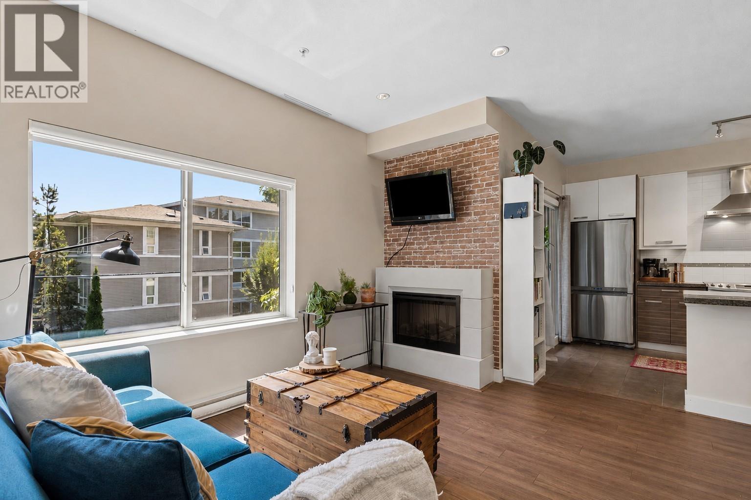 206 1273 Marine Drive, North Vancouver