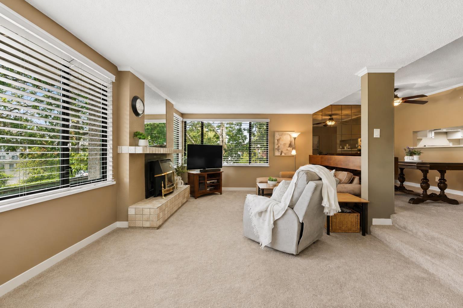 212 15313 19 Avenue, Surrey