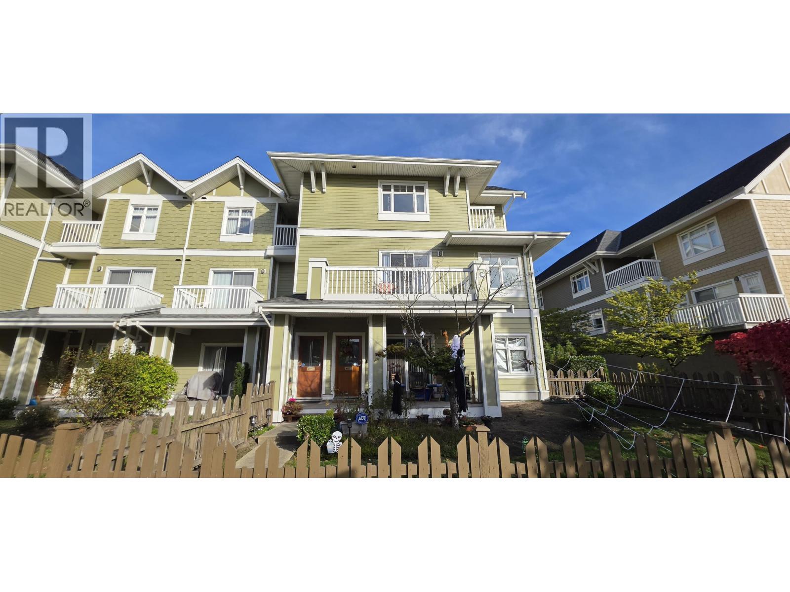 157 7388 Macpherson Avenue, Burnaby