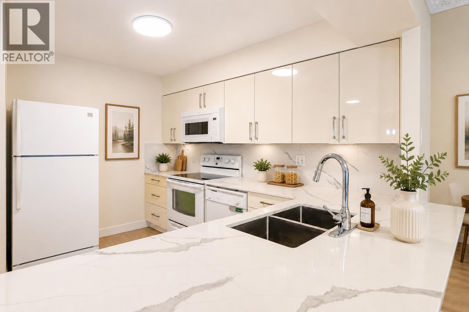 603 2468 E Broadway, Vancouver