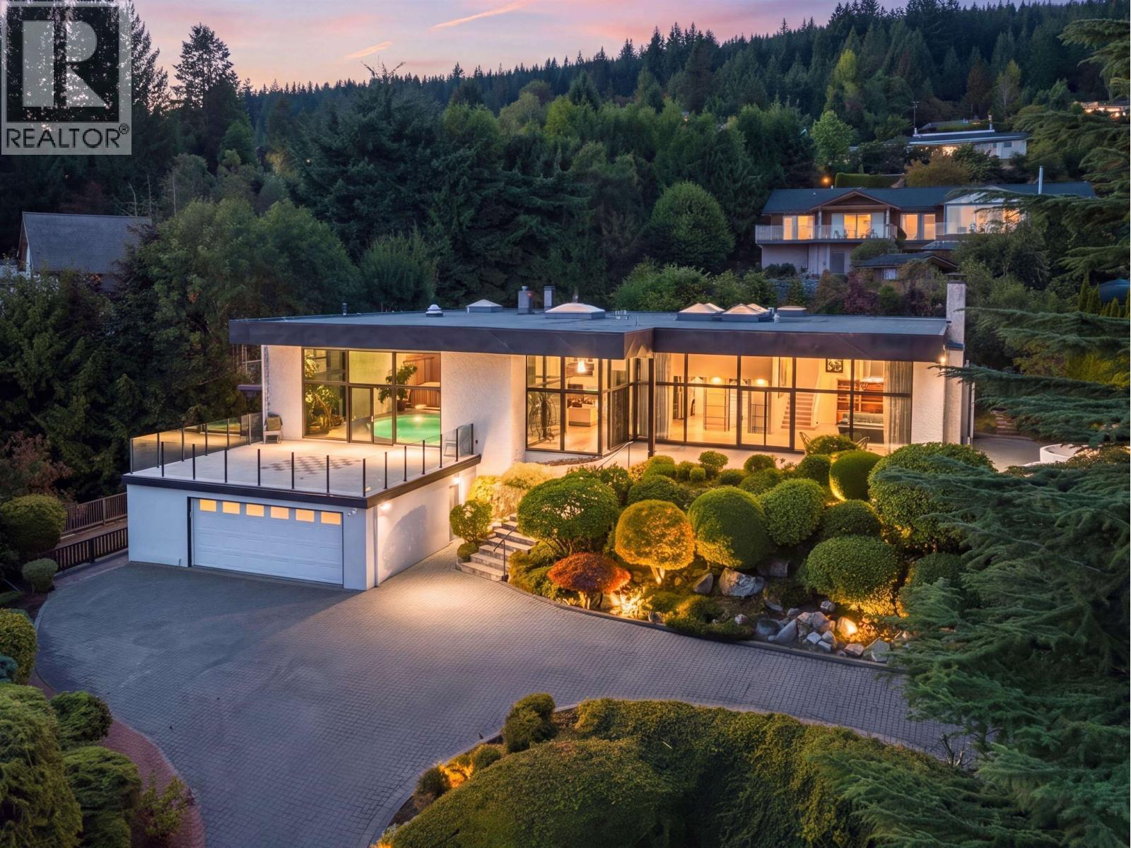 1439 Sandhurst Place, West Vancouver