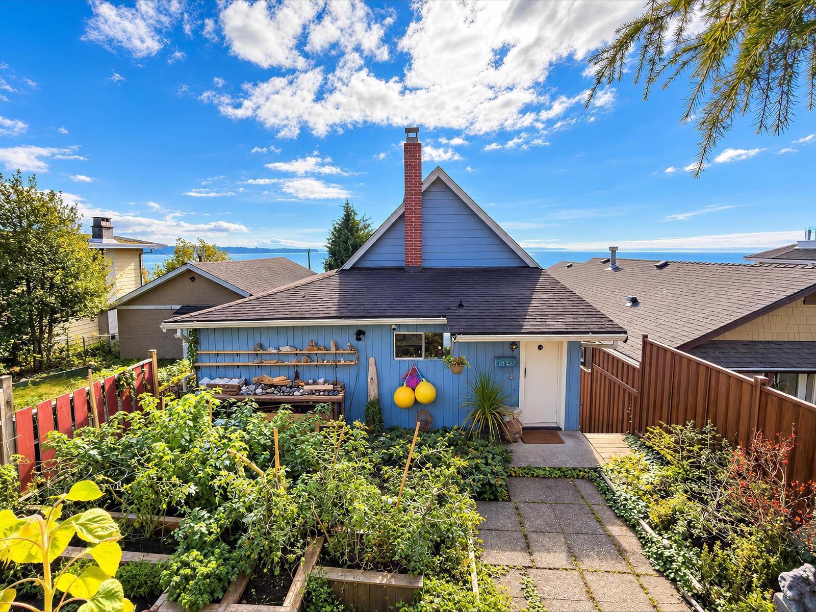 15249 Victoria Avenue, White Rock