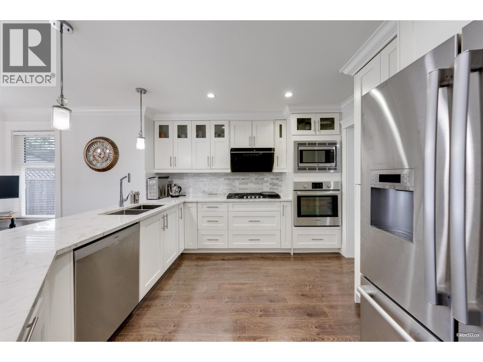 6288 Crescent Place, Delta