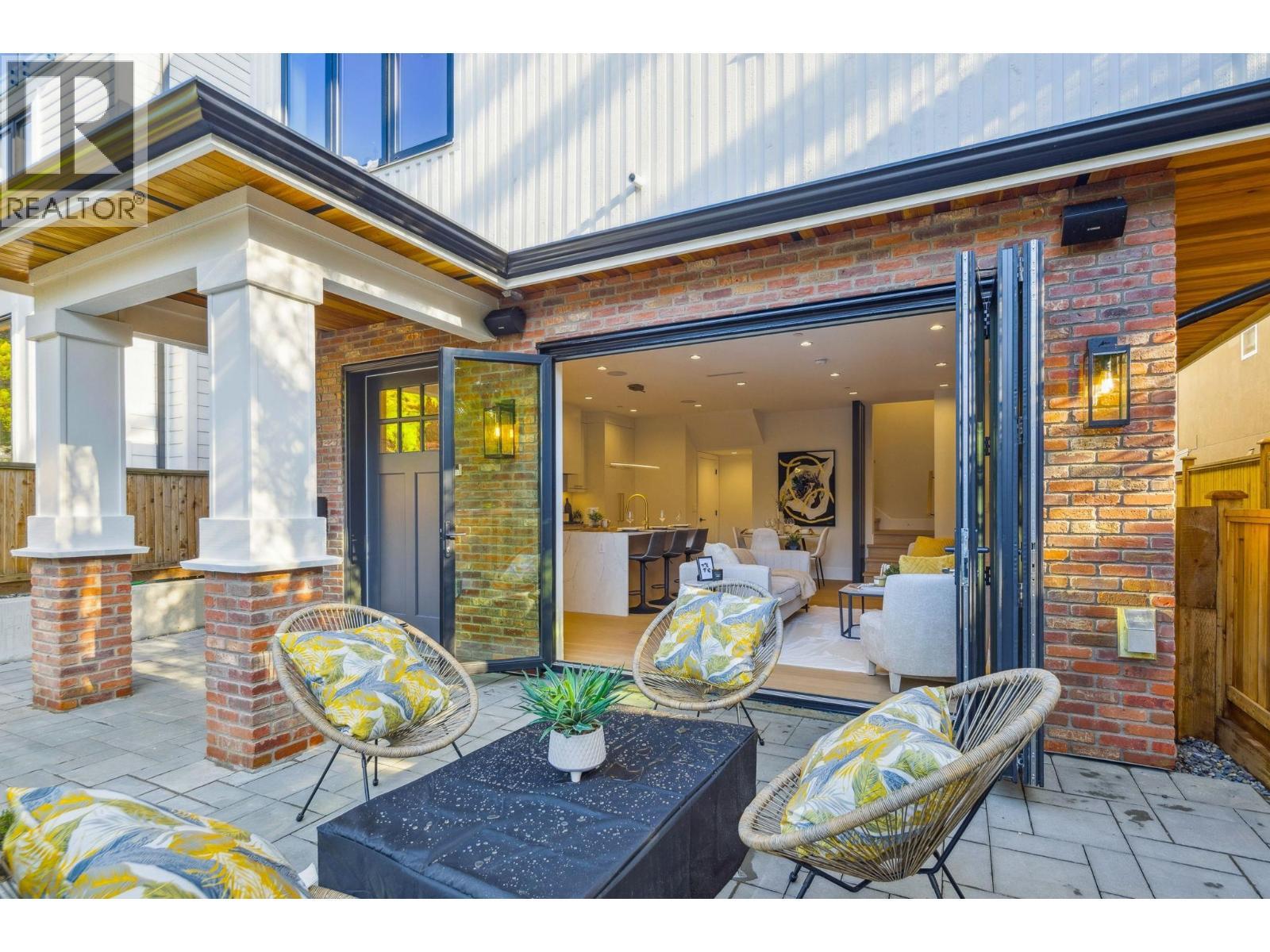 #1 2244 E 11TH Avenue, Vancouver