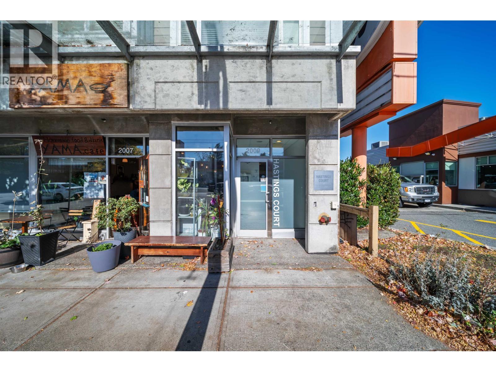 302 2009 E Hastings Street, Vancouver