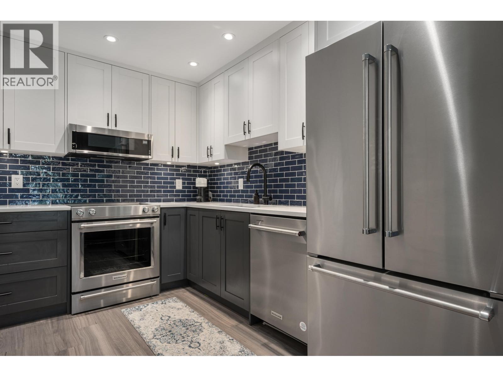 825 W 15TH Avenue, Vancouver
