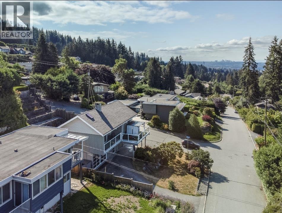 442 Monteray Avenue, North Vancouver