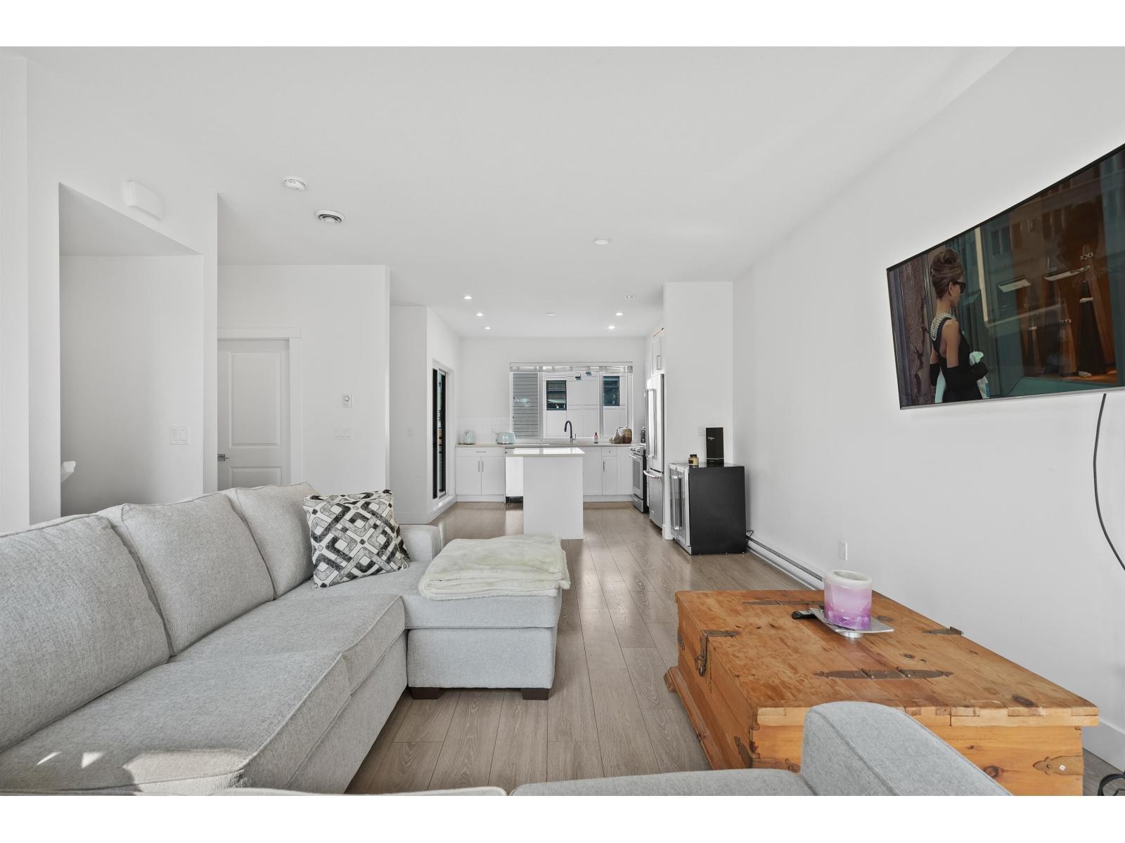 8 16433 19TH Avenue, Surrey