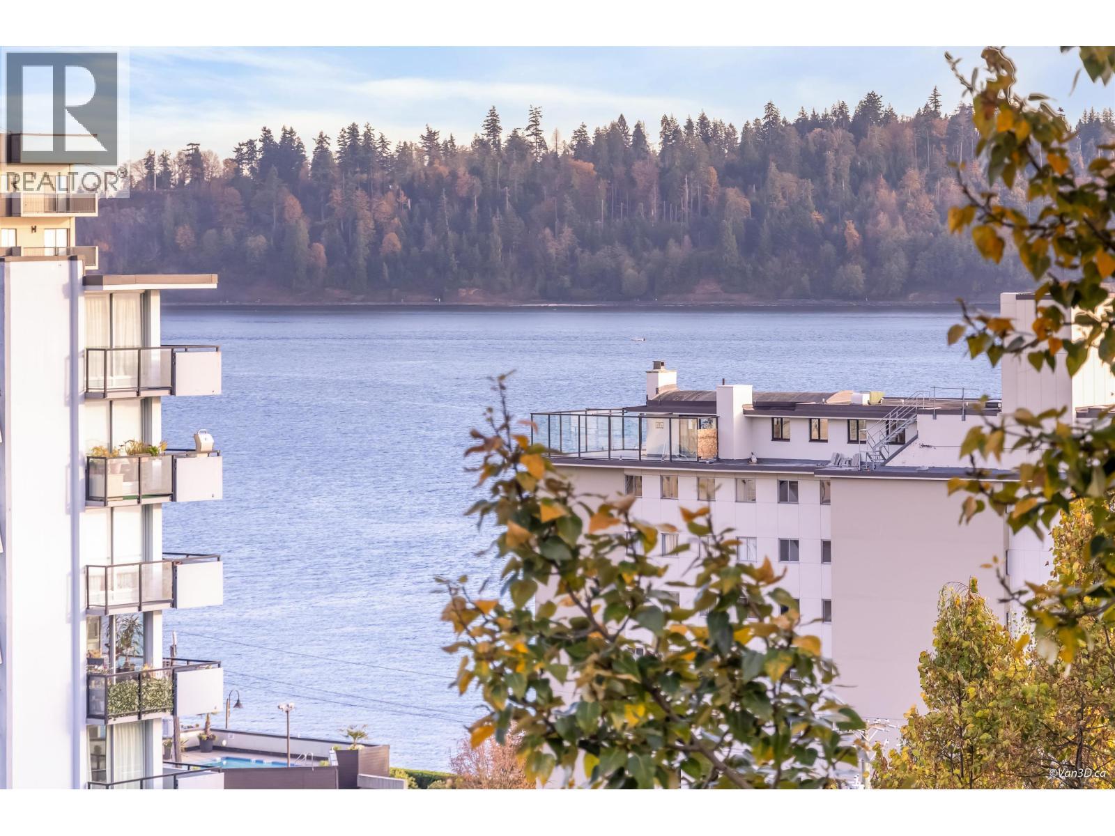 804 1930 Marine Drive, West Vancouver