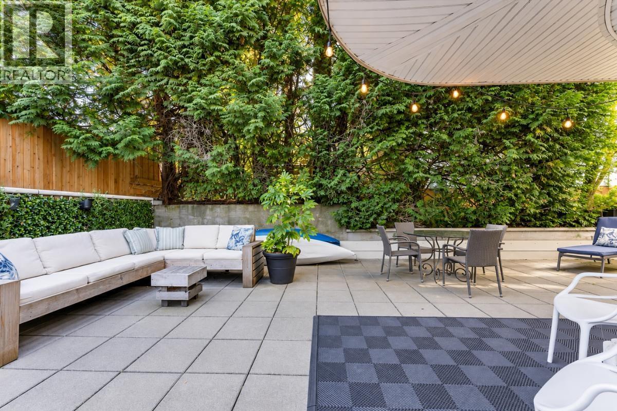 102 320 W 2ND Street, North Vancouver