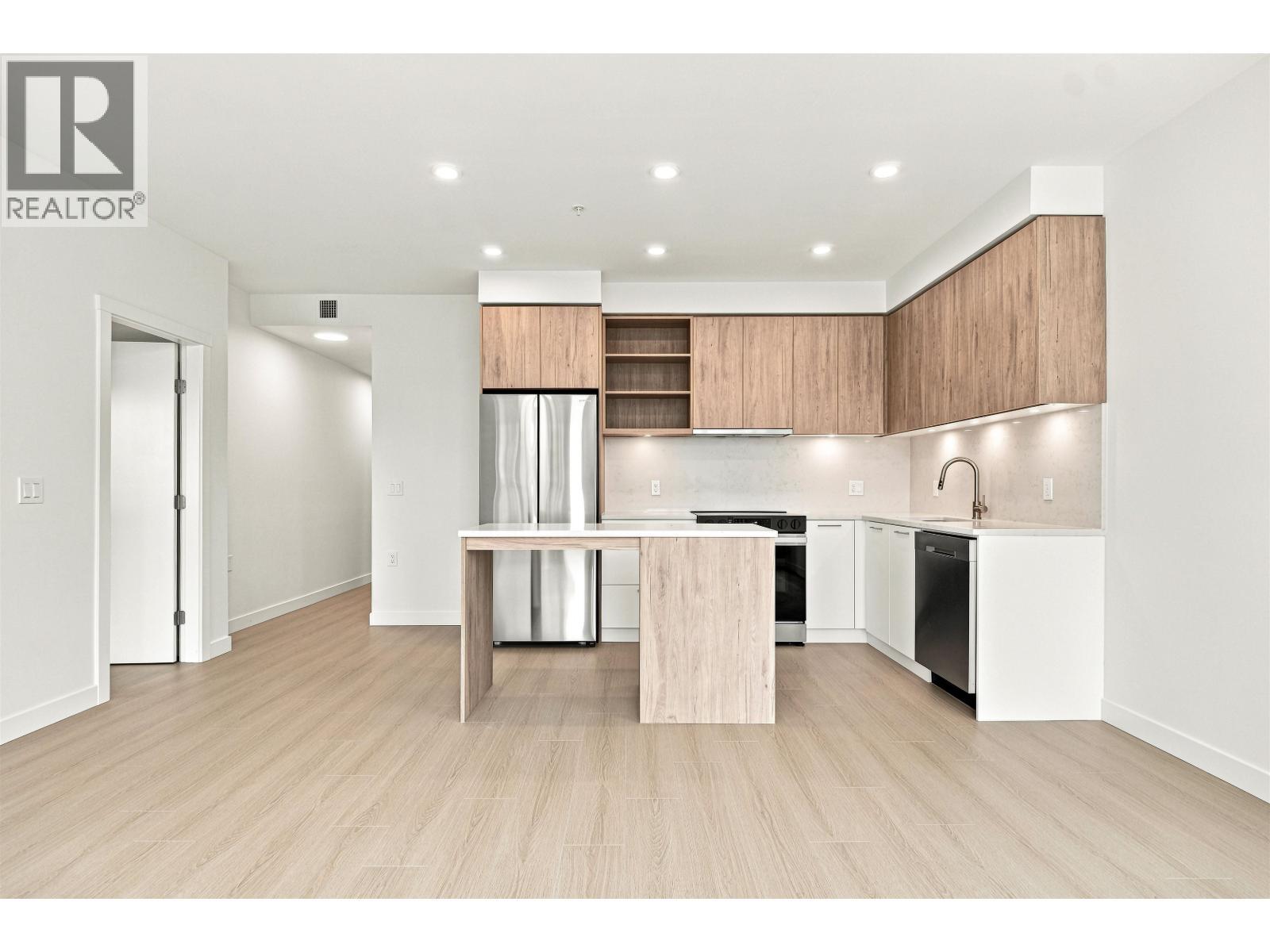229 82 First Street, New Westminster