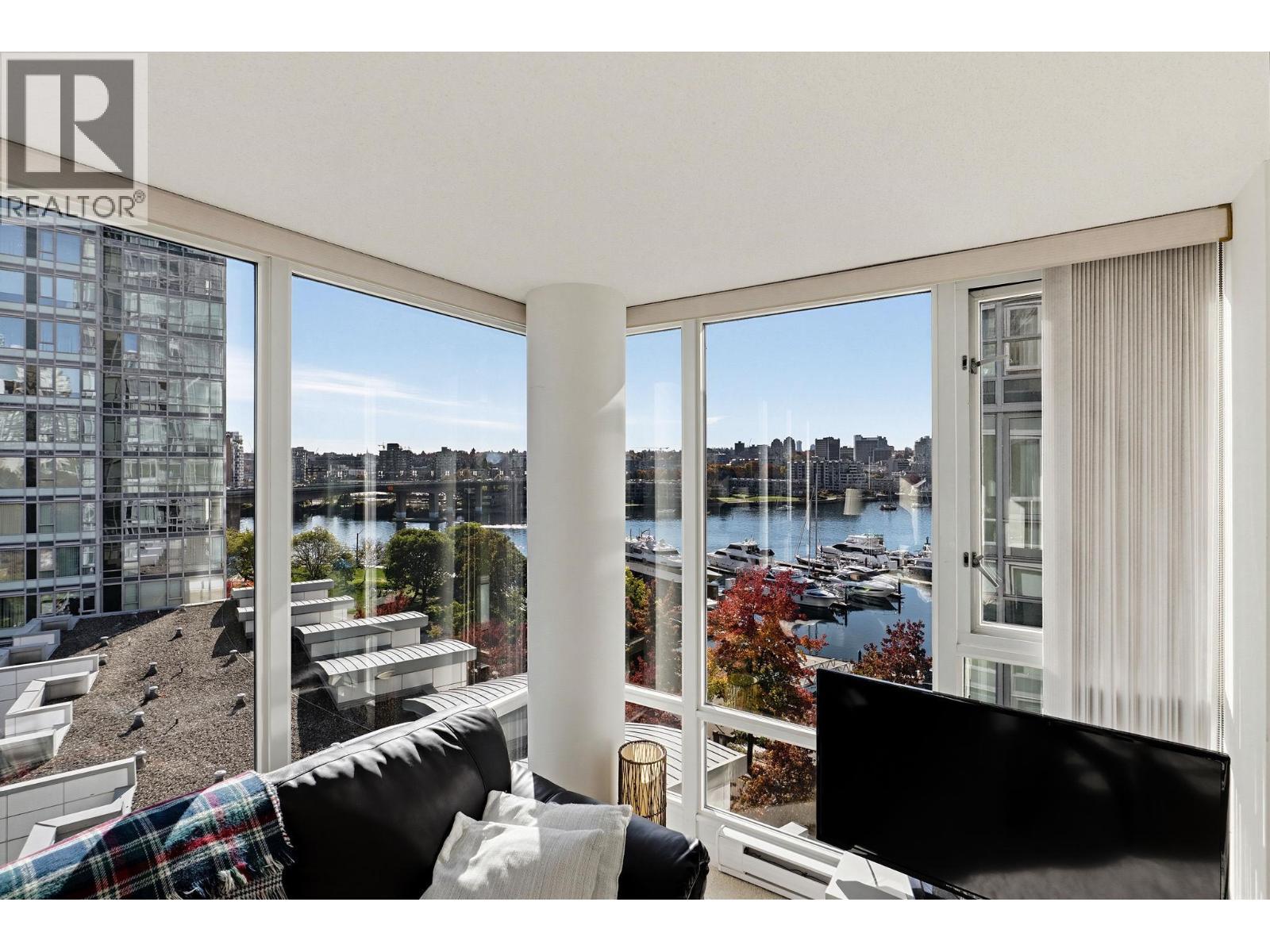 901 1067 Marinaside Crescent, Vancouver