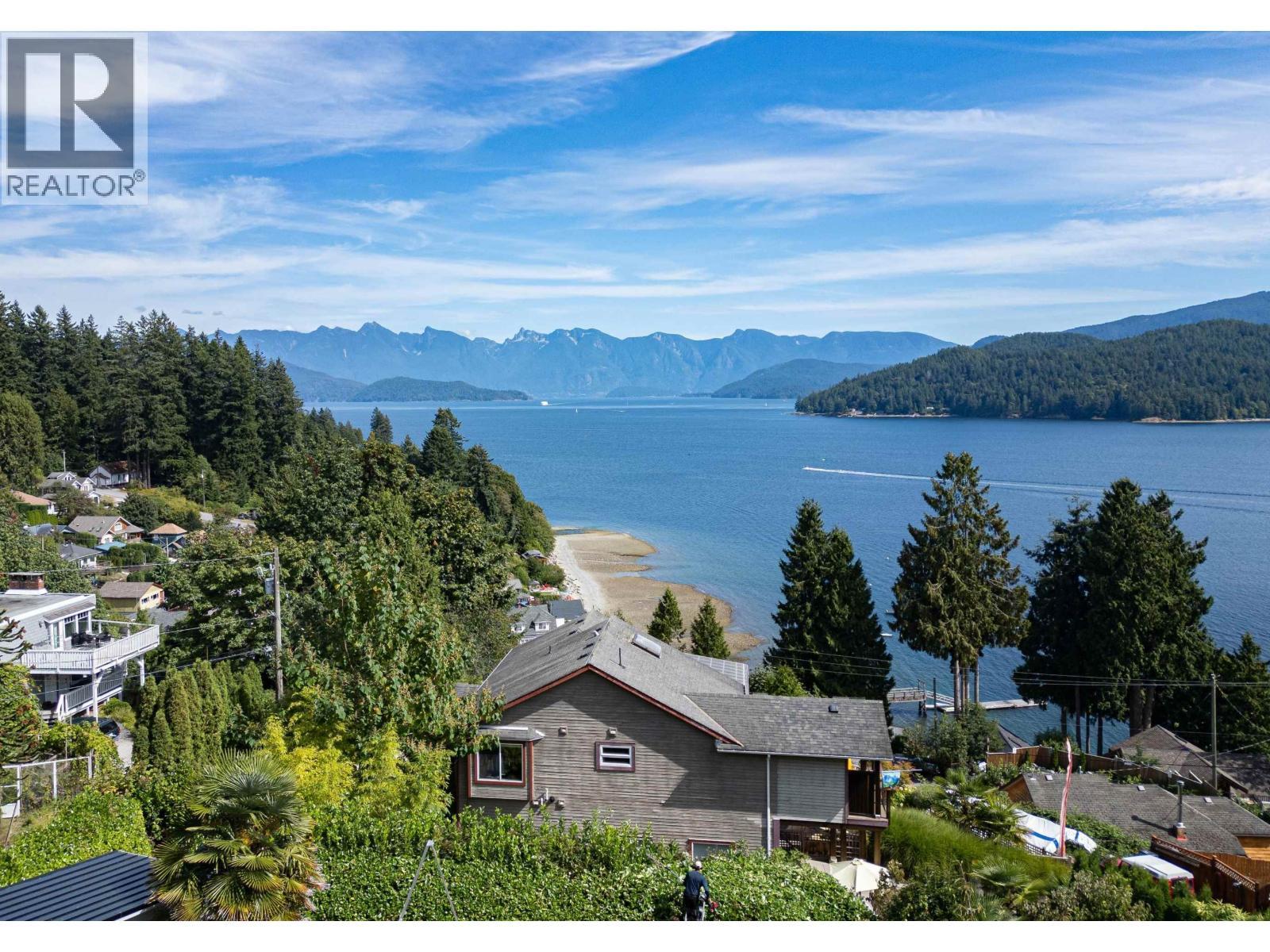 491 Woodland Avenue, Gibsons