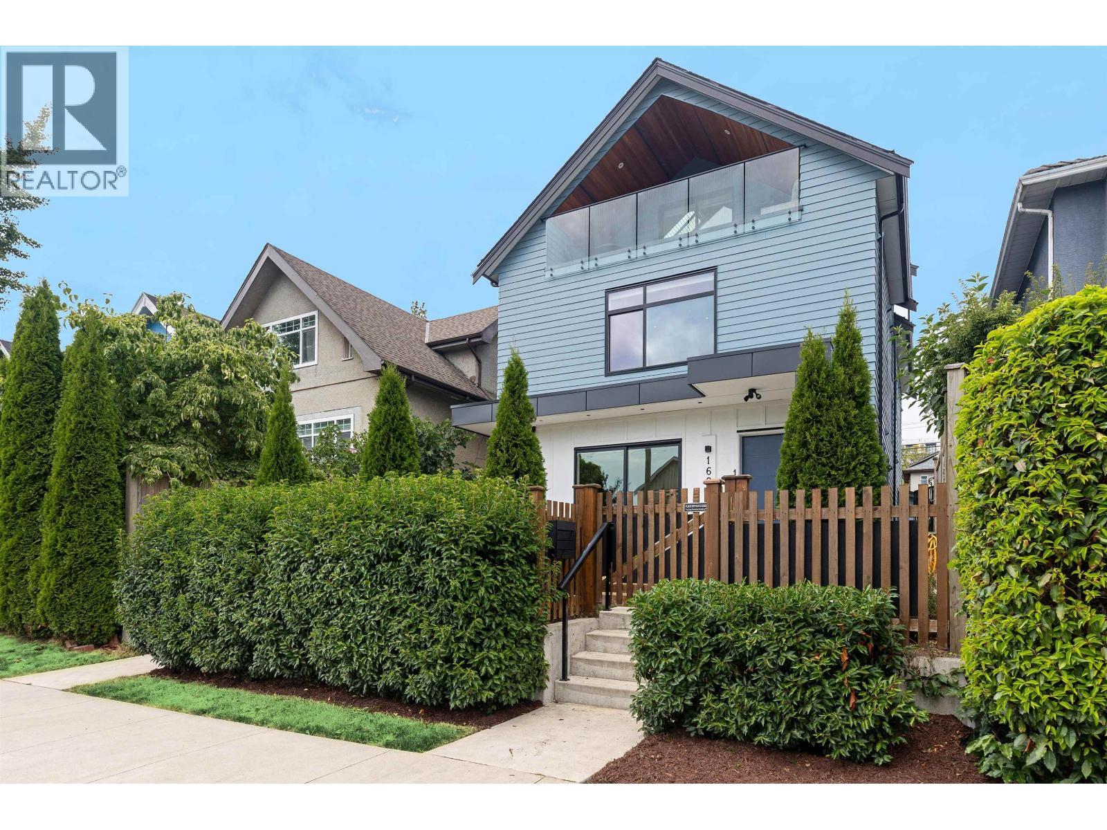 1 1621 E 11TH Avenue, Vancouver