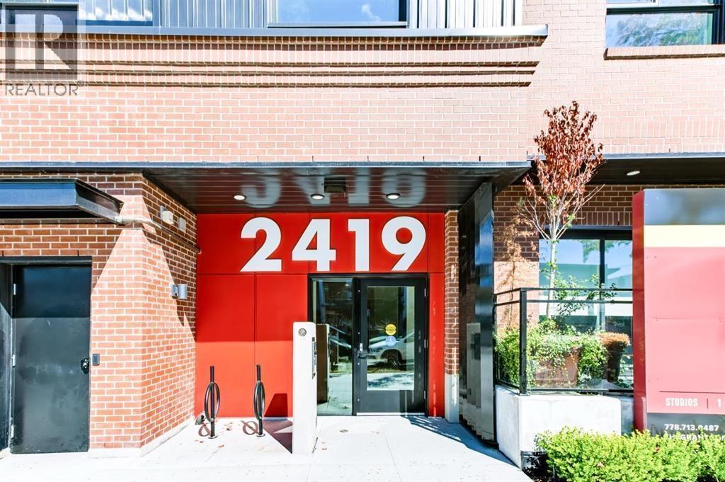 406 2419 Grant Street, Vancouver
