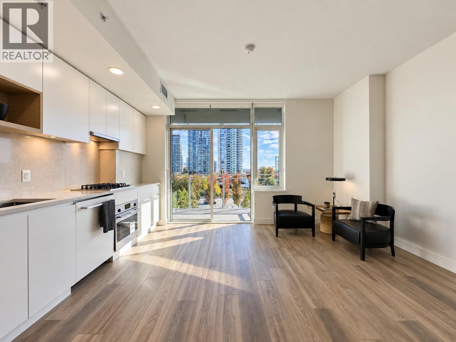 403 4433 Alaska Street, Burnaby