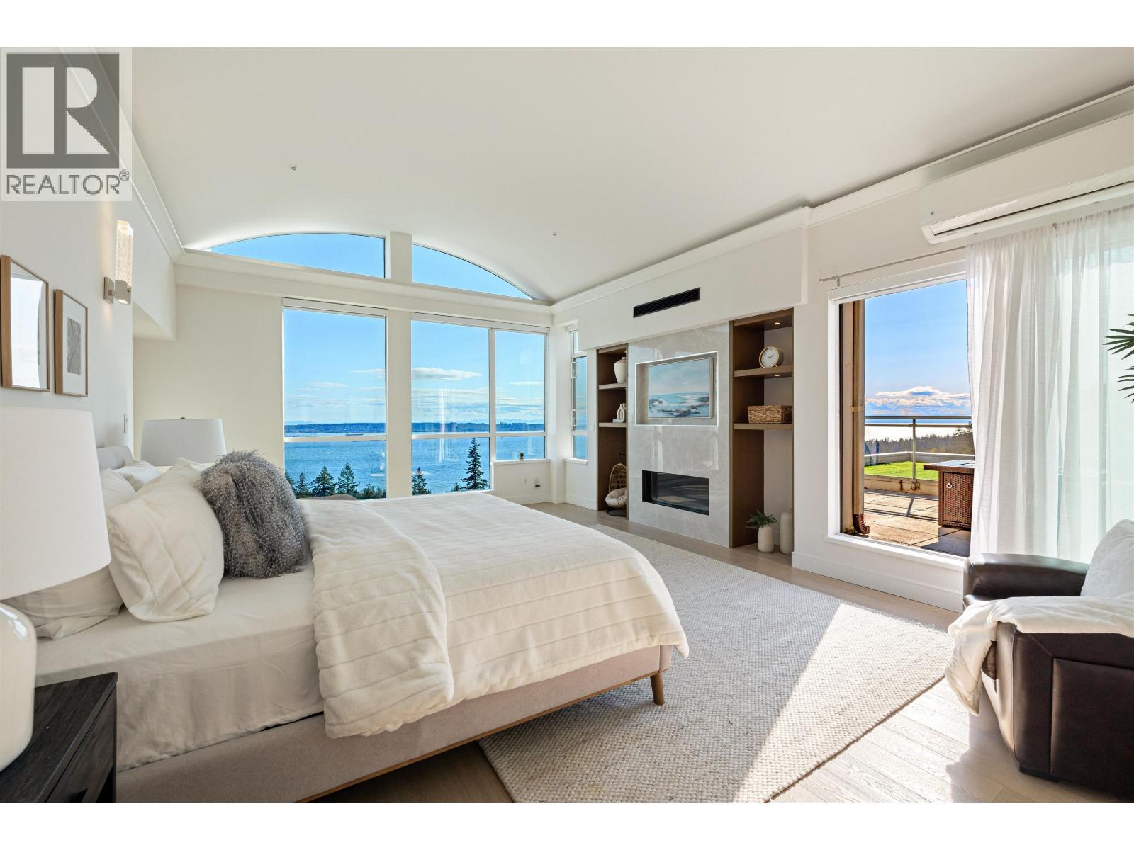 701 3105 Deer Ridge Drive, West Vancouver