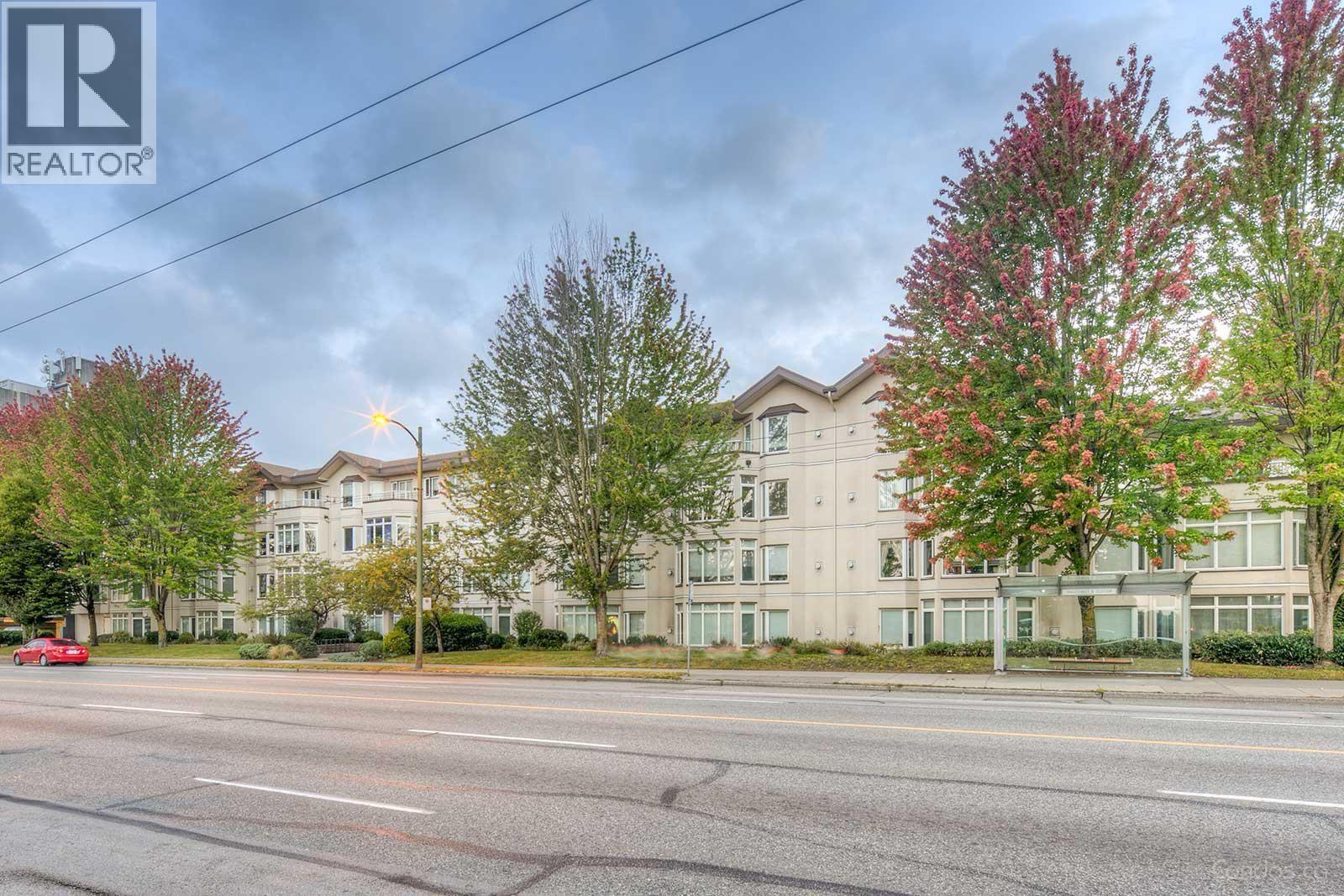 208 2677 E Broadway Street, Vancouver