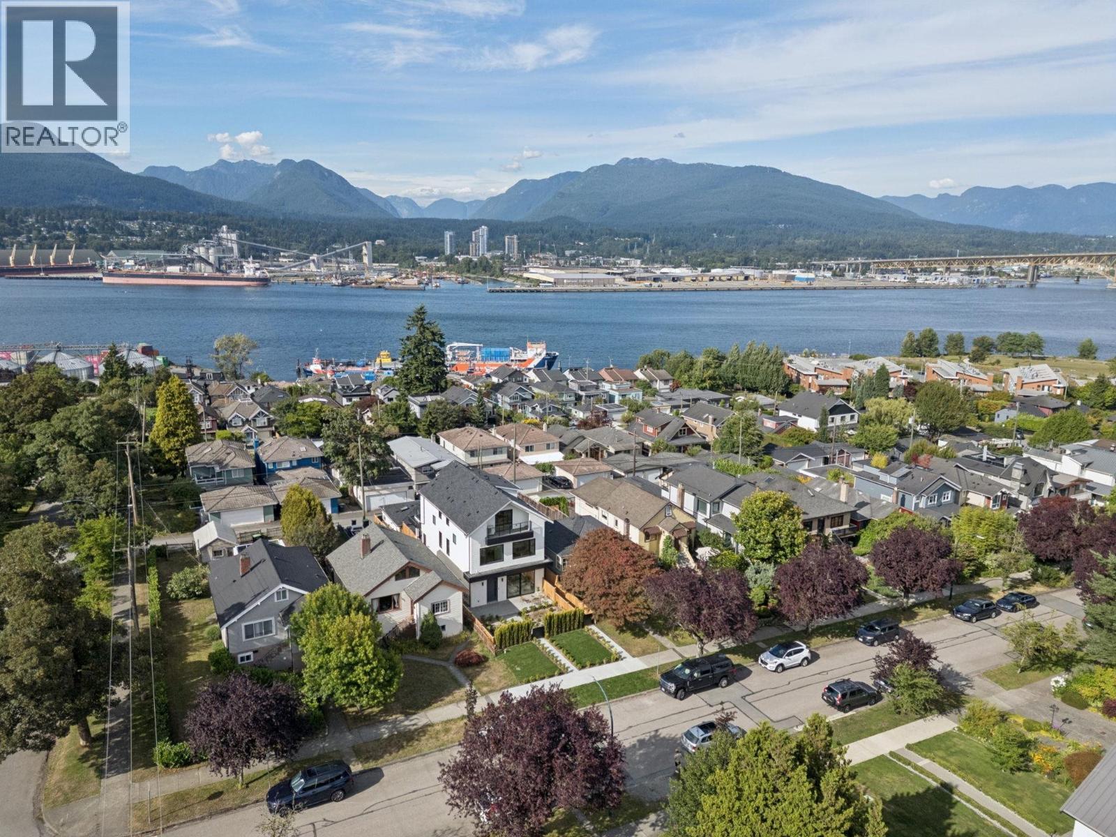 1 2815 Trinity Street, Vancouver