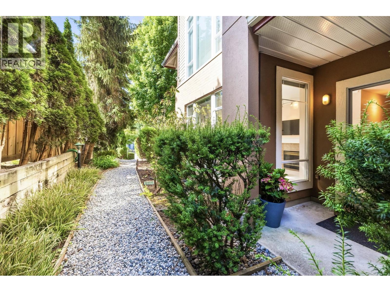 206 678 W Queens Road, North Vancouver