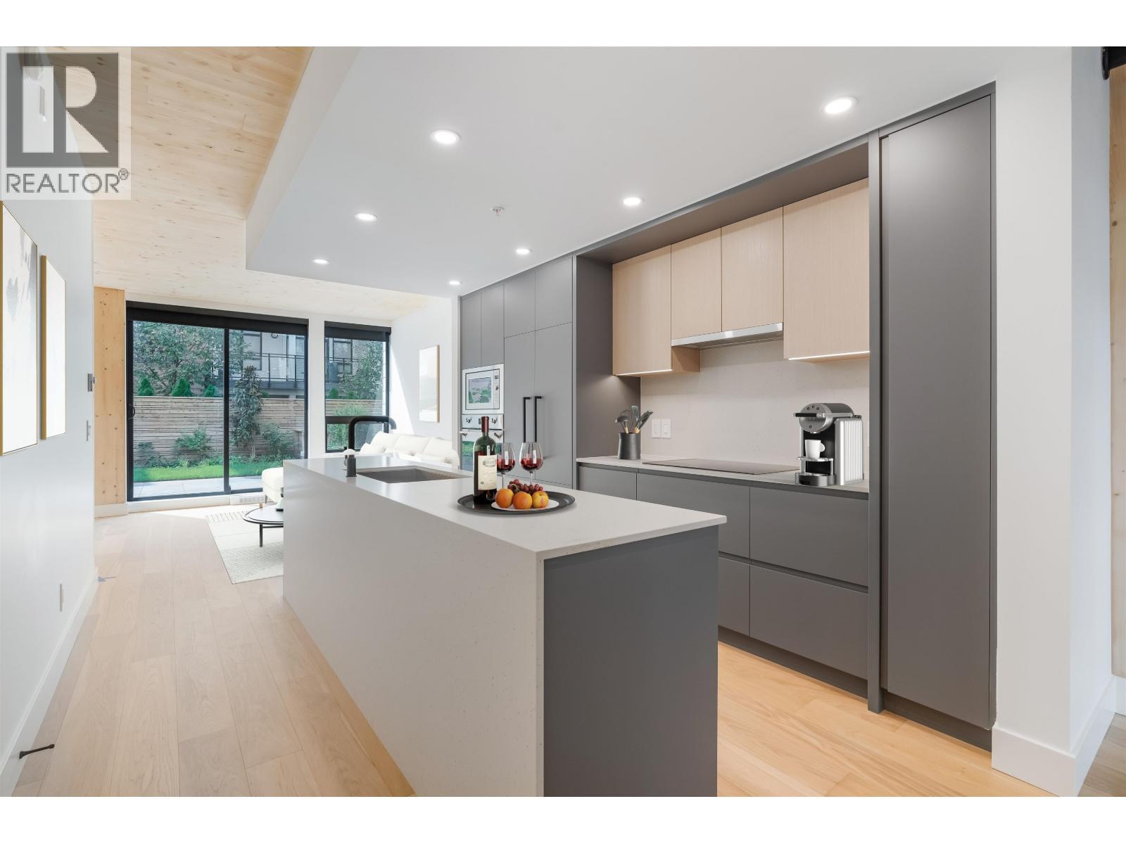114 310 Salter Street, New Westminster
