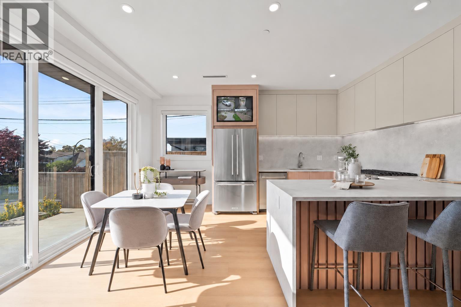 1 3623 Triumph Street, Vancouver