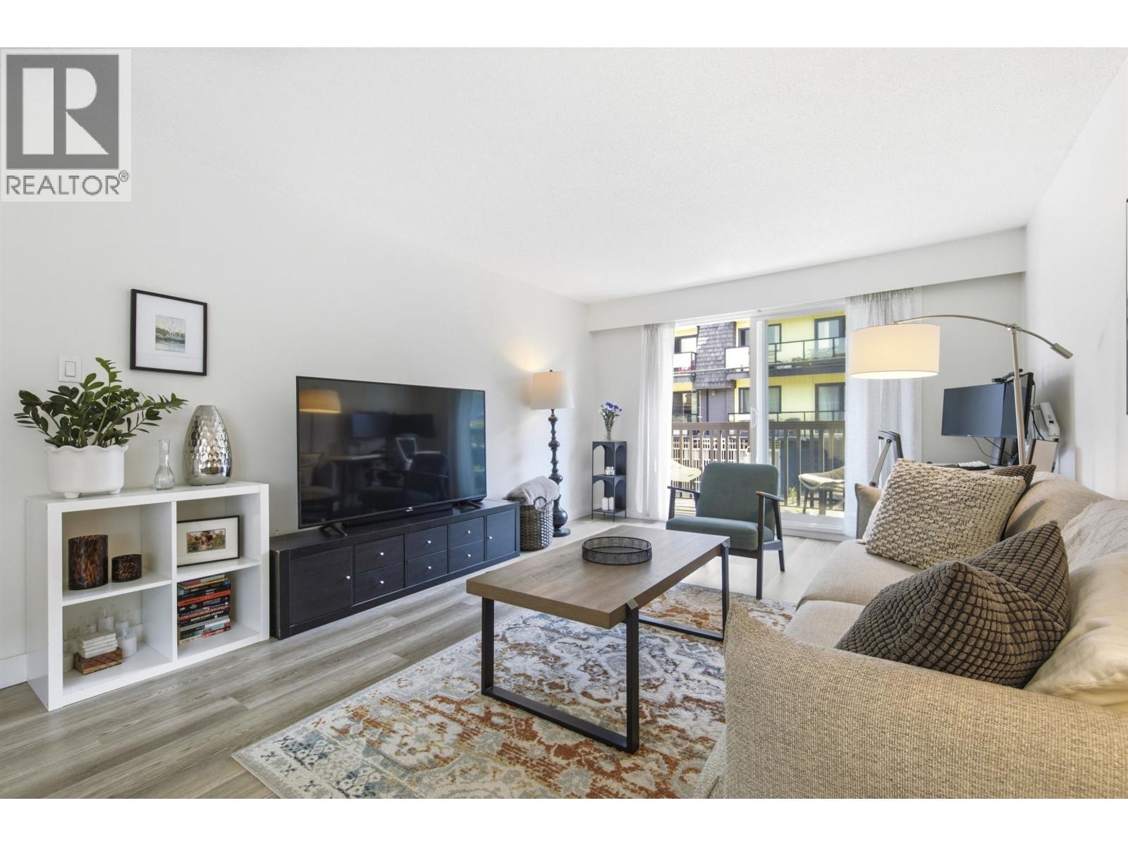 203 270 W 3RD Street, North Vancouver