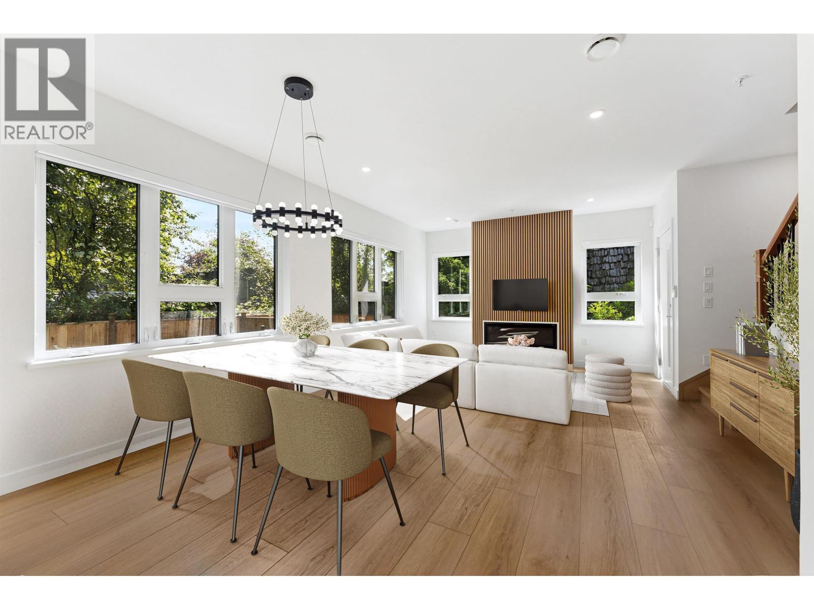 842 St. Denis Avenue, North Vancouver