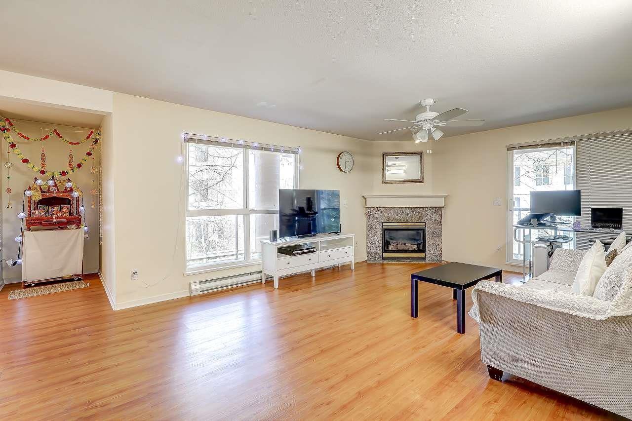 210 14980 101A Avenue, Surrey